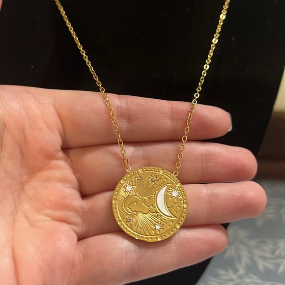 18k gold plated stainless steel sun, clouds & moon pendant necklace - Picture 4 of 4